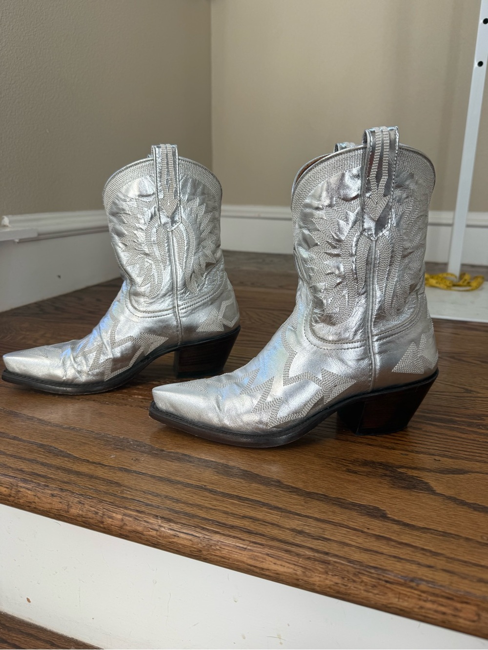 EUC Miron Crosby Maggie Metallic Silver Boots 6.5